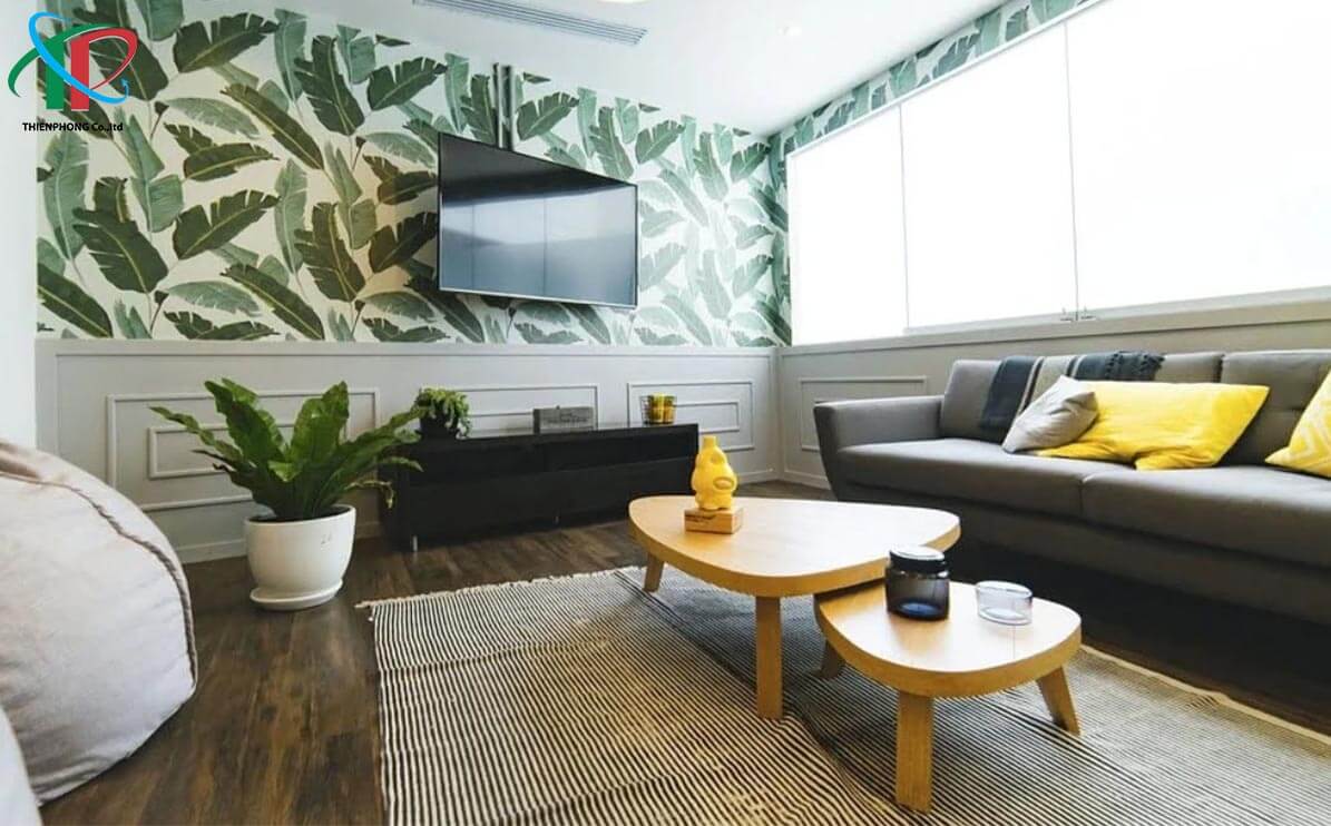 giay-dan-tuong-phong-khach-chung-cu-chu-de-nhiet-doi