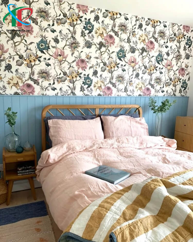 giay-dan-tuong-phong-ngu-hoa