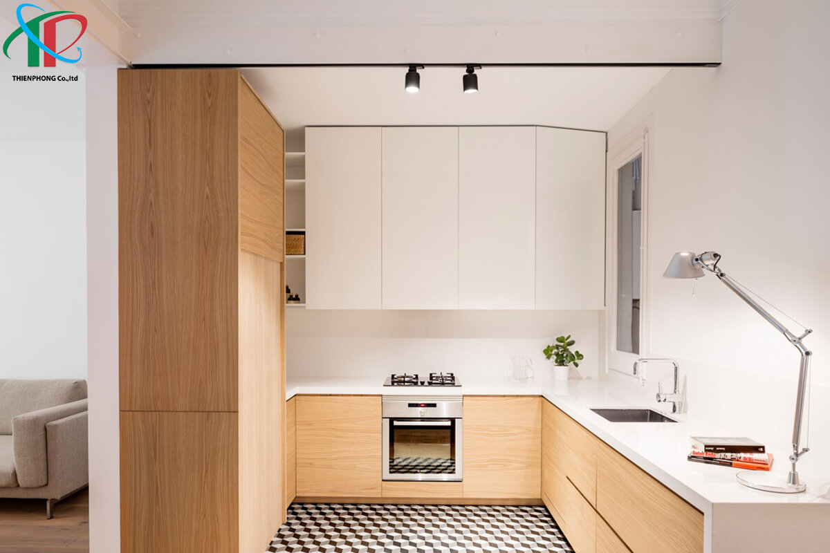 nha-bep-co-cua-so-goc