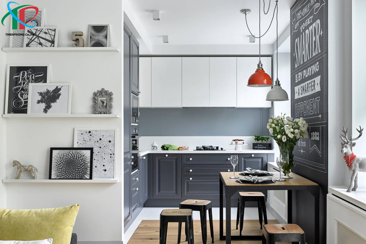 nha-bep-nghe-thuat-treo-tuong