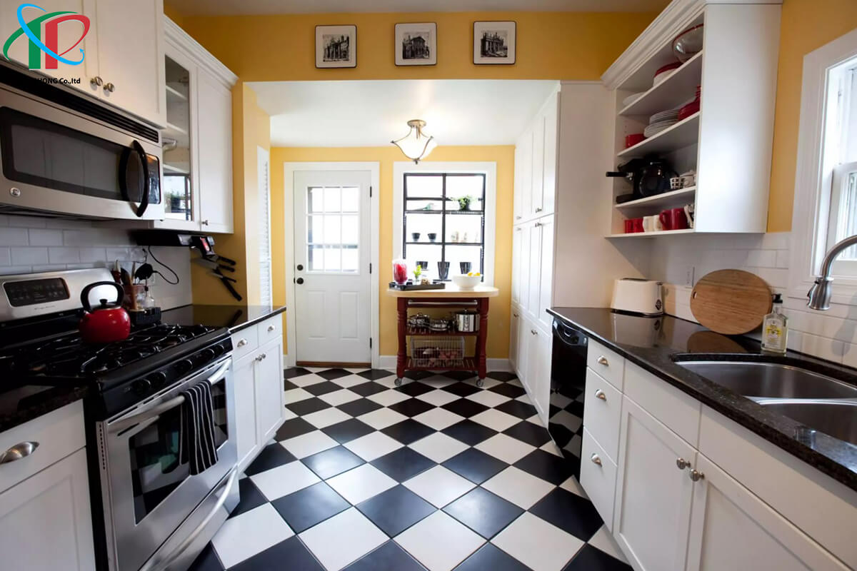 su-dung-tuong-phan-noi-bat-khi-thiet-ke-nha-bep-dien-tich-nho