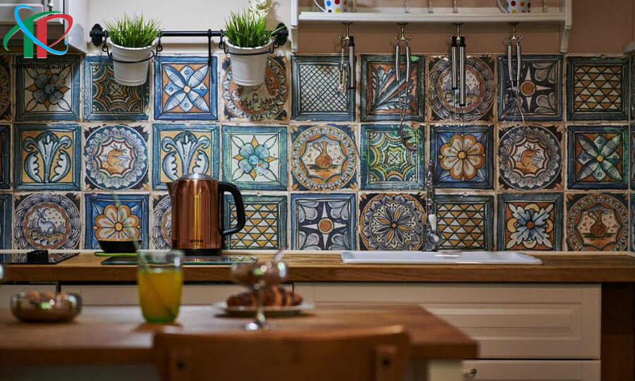 them-mau-sac-va-su-song-dong-voi-buc-tranh-tuong